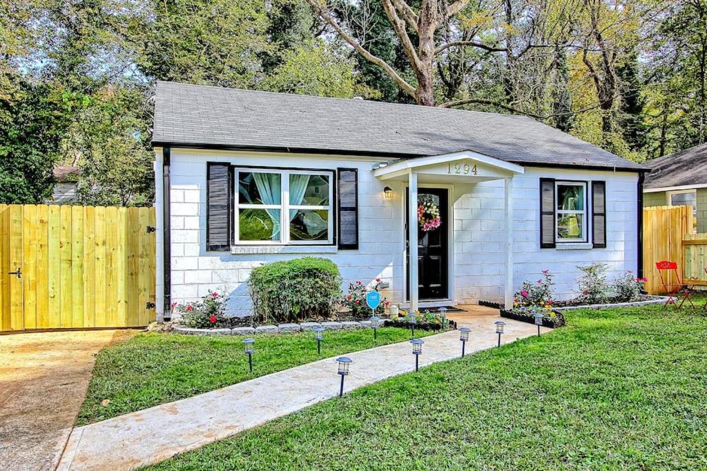 West End Bungalow Perfect To Work, Play, & Escape Atlanta Exterior foto