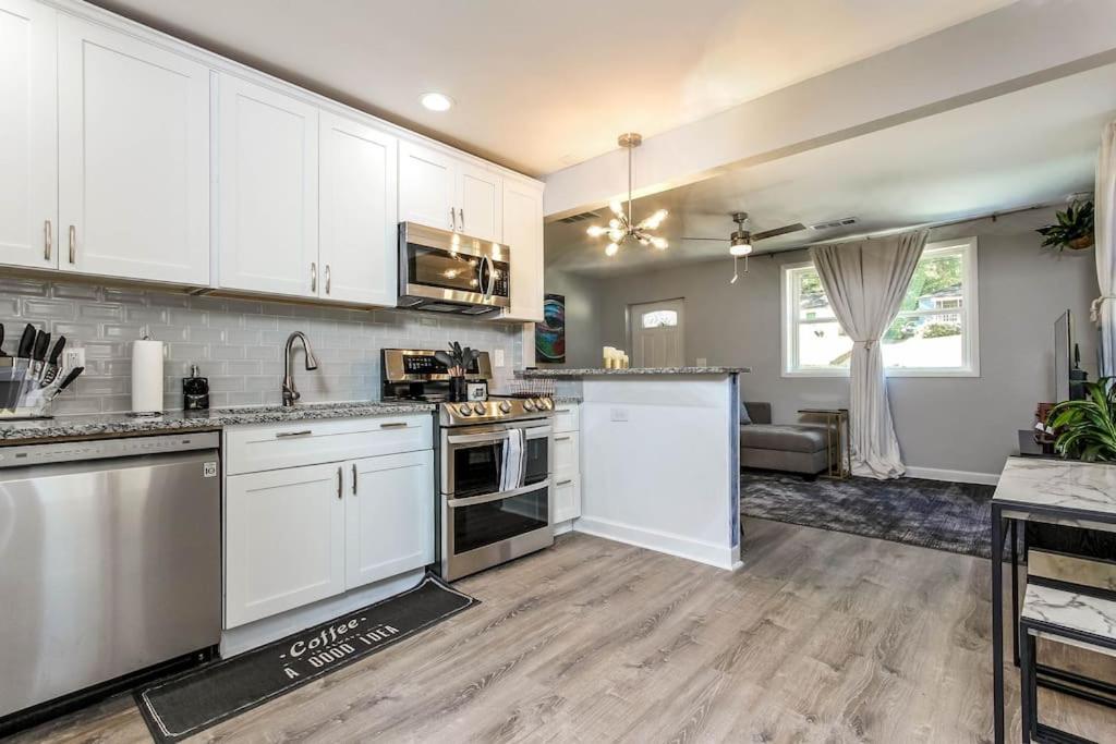 West End Bungalow Perfect To Work, Play, & Escape Atlanta Exterior foto
