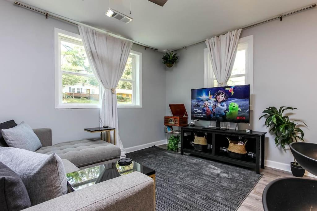 West End Bungalow Perfect To Work, Play, & Escape Atlanta Exterior foto