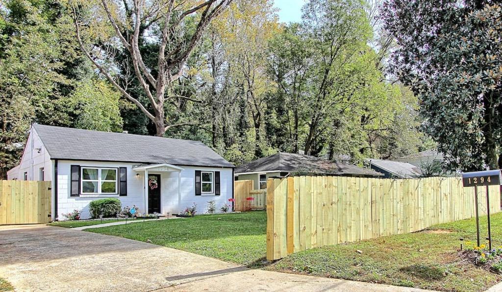 West End Bungalow Perfect To Work, Play, & Escape Atlanta Exterior foto