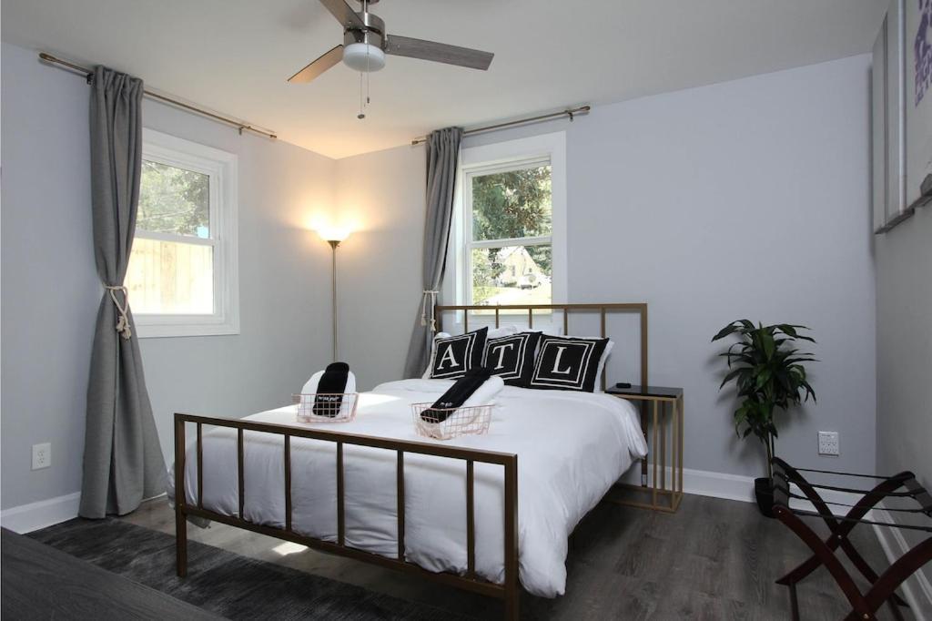 West End Bungalow Perfect To Work, Play, & Escape Atlanta Exterior foto